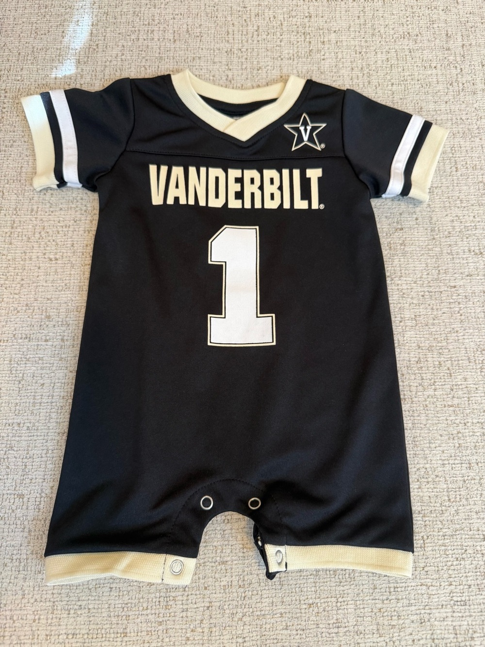 Colosseum Infant Jersey Romper - Black and Cream